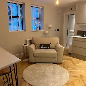 https://new-apartment-10-mins-from-principality-stadium.cardiffhotelswales.com